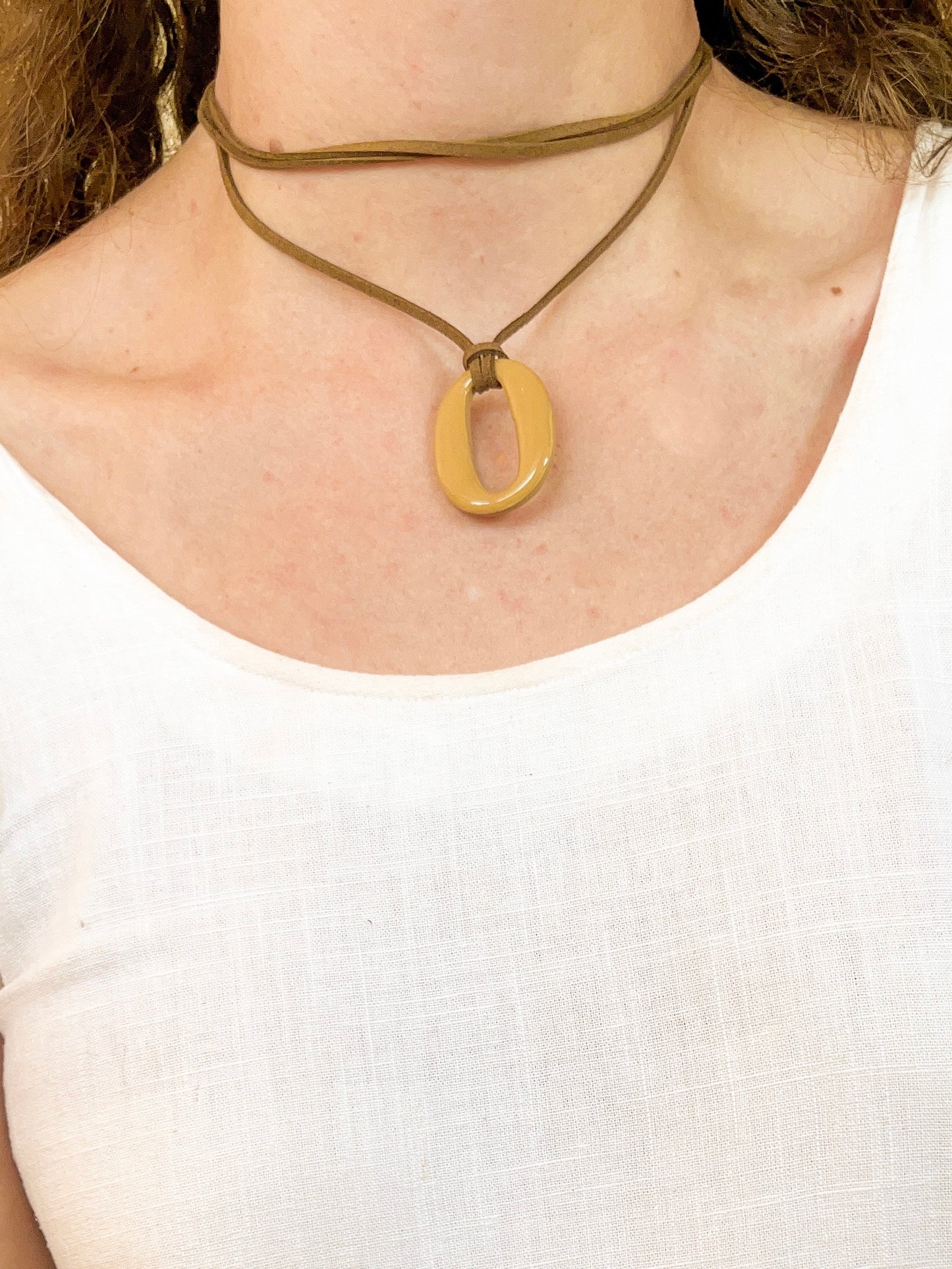 Collar Óvalo Latte