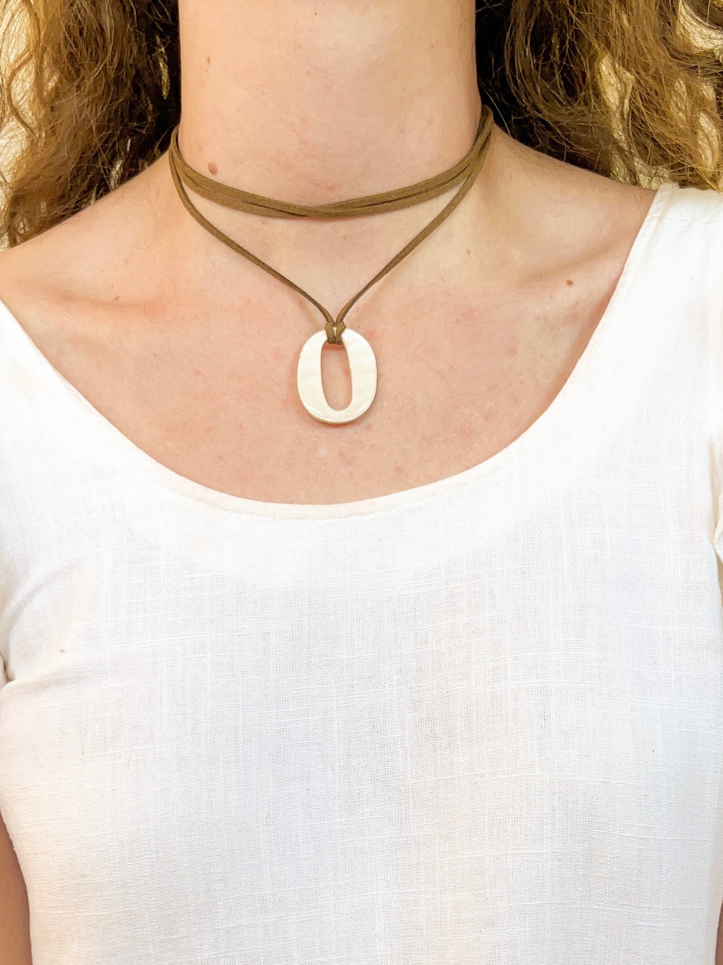 Collar Óvalo Blanco